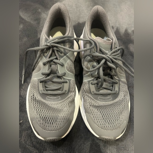 lululemon athletica Shoes - Women’s Lululemon size 8 shoe